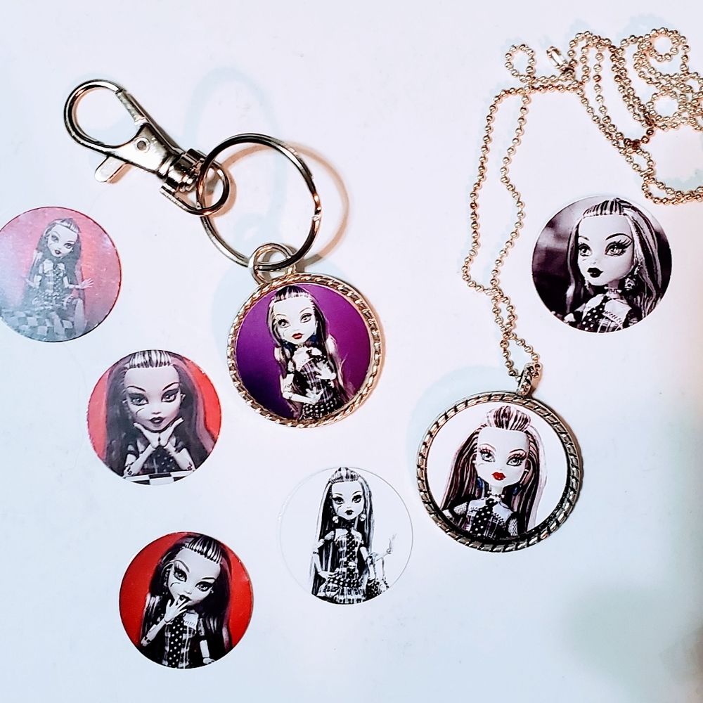 Monster High Keyring clip or necklace, choose design 1 pc